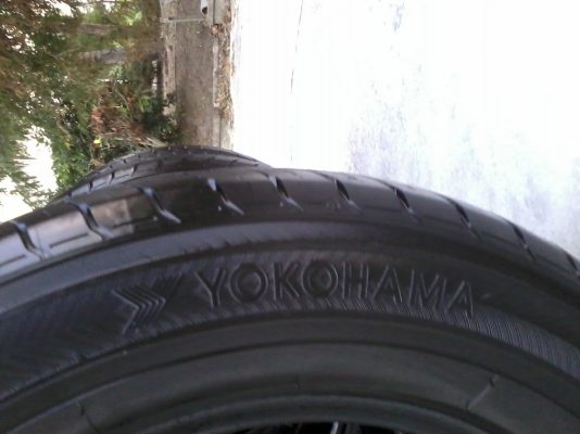 ขาย ยาง YOKOHAMA 215/60R16 ยางปี 10 ยางสวย