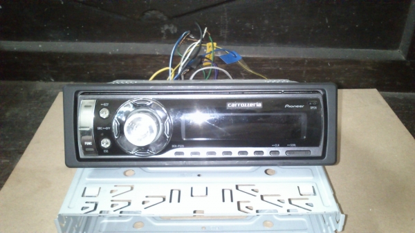 ขายวิทยุpioneer เป็นเครื่องยี่ปุ่นนะครับยังไม่ได้แปลงครื่น