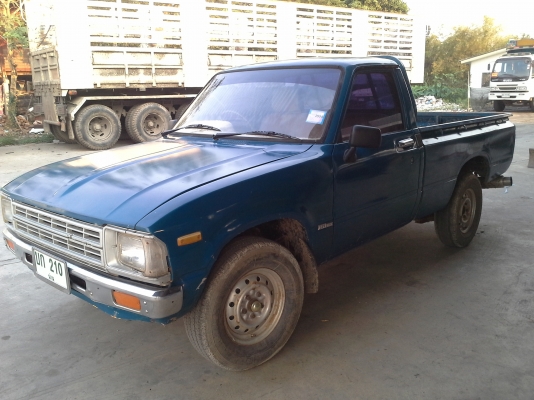 ขายด่วน อยากขายมากรีบใช่เงิน  โตโยต้า RN 30 4ขอ โทร 089-9226456