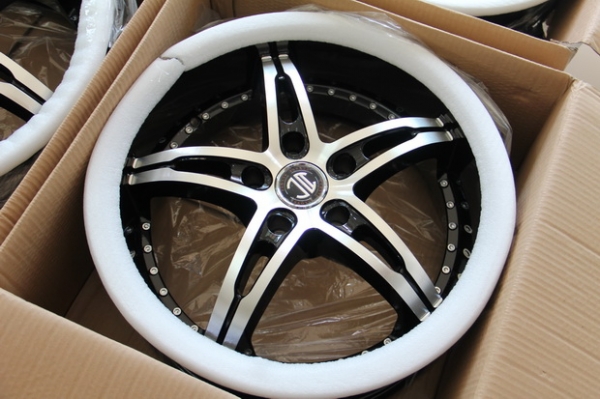 ฝากด้วยคับ ล้อขอบ18" ของใหม่ 5/120 กว้าง7.5 ออฟ 40 ราคาโดนใจ ฝากด้วยคับ ล้อขอบ18" ของใหม่ 5/120 กว้าง7.5 ออฟ 40 ราคาโดนใจ