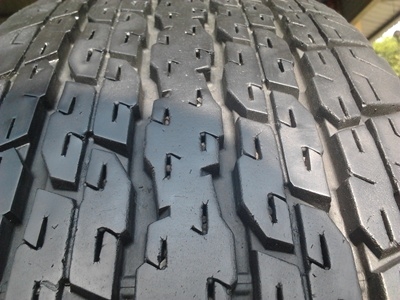 ขายยาง245/70/16 ปี 2208 BRIDERTONE DUELER H/T 1 ชุด ราคา : 3,000.00 บาท