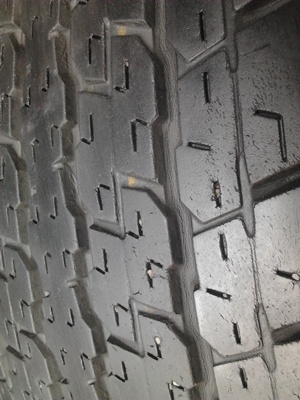 ขายยาง265/70/16 ปี 10/2เส้น+08/2เส้น MICHELIN DUELER H/T 1ชุด ราคา : 3,000.00 บาท