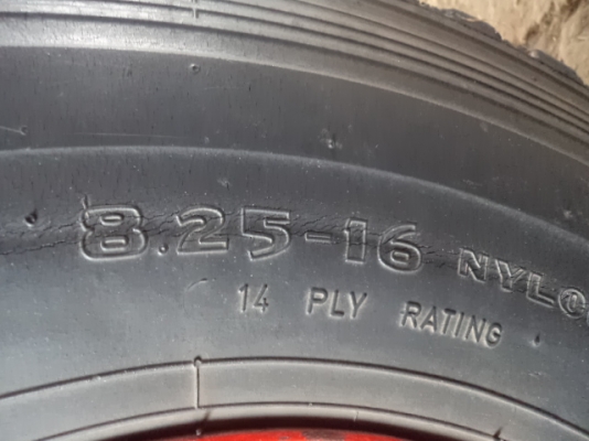 ขายรถอีซูซุเดก้า6ล้อเทเลอร์ เครื่อง195แรงม้ายาง8.25 สภาพสวยๆๆๆๆๆ90\%พร้อมใช้งานคับ