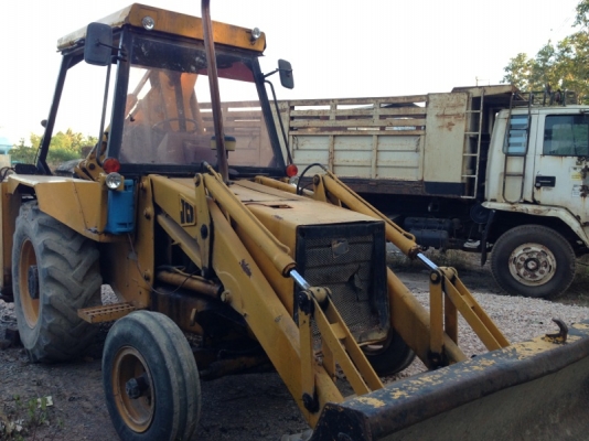 ขายรถตักหน้าขุดหลัง JCB