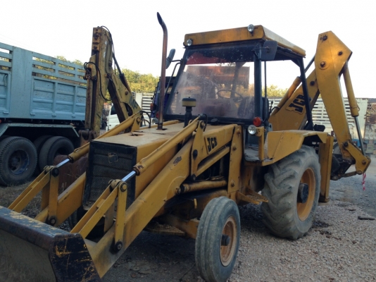 ขายรถตักหน้าขุดหลัง JCB