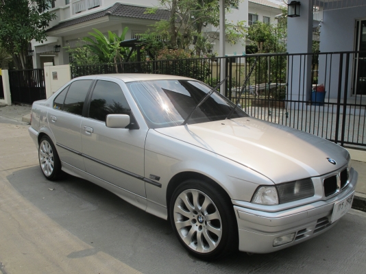 ต้องการขาย bmw นกแก้ว 318i สภาพสวยพร้อมใช้งาน