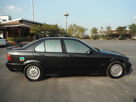 ขาย BMW 318i โฉมนกแก้ว รถสวย สภาพดี สมบูรณ์ ไมค์น้อยแค่ 106100 กม.แท้