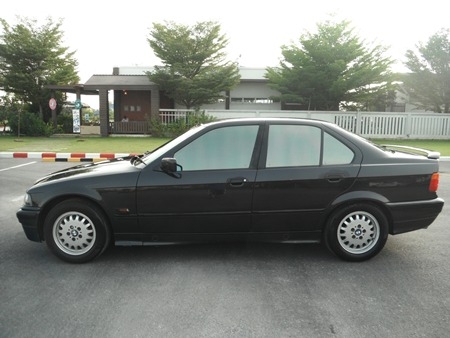 ขาย BMW 318i โฉมนกแก้ว รถสวย สภาพดี สมบูรณ์ ไมค์น้อยแค่ 106100 กม.แท้