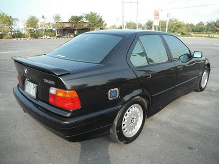 ขาย BMW 318i โฉมนกแก้ว รถสวย สภาพดี สมบูรณ์ ไมค์น้อยแค่ 106100 กม.แท้