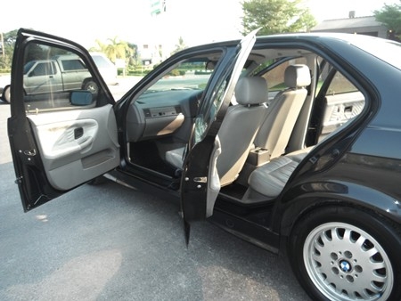 ขาย BMW 318i โฉมนกแก้ว รถสวย สภาพดี สมบูรณ์ ไมค์น้อยแค่ 106100 กม.แท้