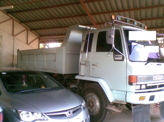 ขาย  6  ล้อ  ISUZU  ร๊อกกี้  195   ยาง 9 เปลี่ยนยาง  1000  ทั้งหกเส้น  รถออกห้าง  กระบะยาว  3  เมตรกว่า