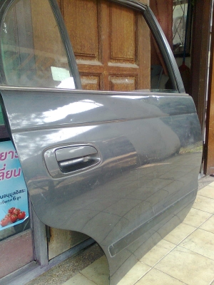 ขายประตูหลังขวาTOYOTAท้ายโด่ง