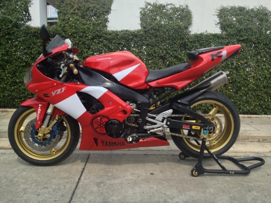 ***ขายYamaha R1 ปี99-00 ราคาไม่แพงค่ะสวยๆเรย***