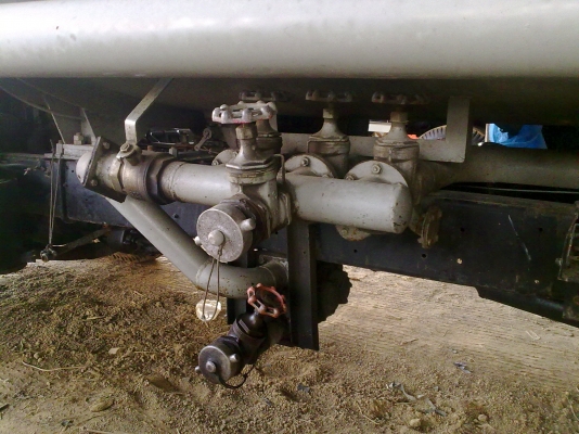 Hino FC 120 HP WO4D พร้อมแทงก์บรรทุกน้ำมัน ความจุ 7,500 ลิตร Hino FC 120 HP WO4D พร้อมแทงก์บรรทุกน้ำมัน ความจุ 7,500 ลิตร