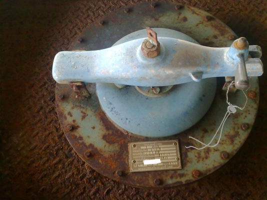 Hino FC 120 HP WO4D พร้อมแทงก์บรรทุกน้ำมัน ความจุ 7,500 ลิตร Hino FC 120 HP WO4D พร้อมแทงก์บรรทุกน้ำมัน ความจุ 7,500 ลิตร