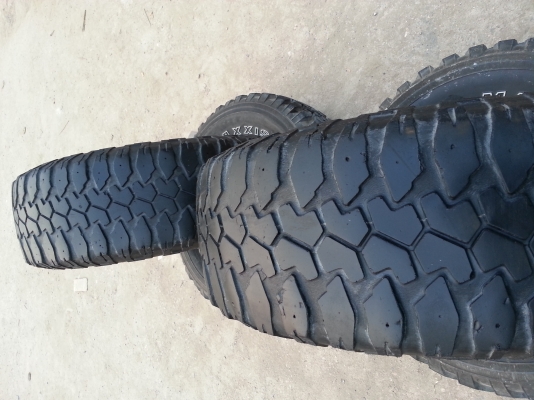 ขายยางMAXXIS  BUCKSHOT 265/75/16  ปี09 2เส้นและแถม BIGHORNสภาพพอใช้ได้อีก 2เส้น