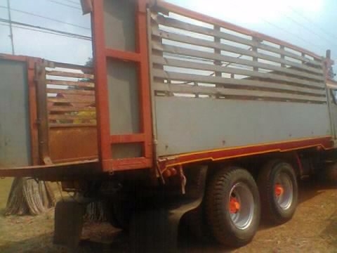 ISUZU TX เครื่อง 185 HP TURBO HO6C รถหัวยาวสิบล้อดั๊มพ์ 2 เพลา กระบะดั๊มพ์คอกสูงเกษตร 12 ตันสภาพสวยพื้นกับฝาข้างไม่มีผุกร่อน เครื่องแน่นแรงดีไม่มีเยิ้มลงเล่มครบถูกต้อง หัวเก๋งประตูเหล็กไม่มีผุภายในสวยครบ พวงมาลัยเพาเวอร์ ช่วงล่างชุดเฟืองท้ายของ ISUZU จัมโ