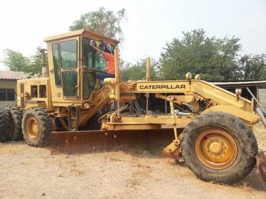 ขายรถเกรดถนน CAT 140 72V Serial 12,000up