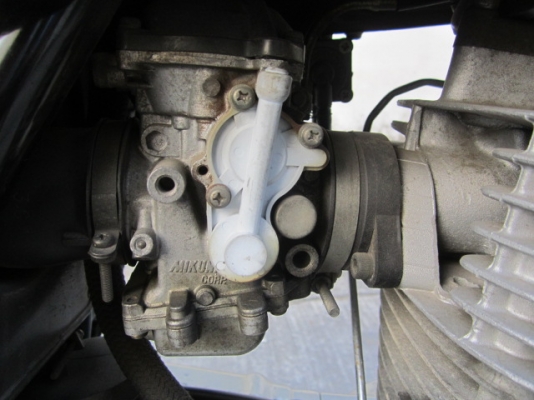 อีกคันครับ SR400 ปี 2000 ประกอบใหม่ครับ ราบละเอียดโทรเลย รถมีเยอะ(รับแลกเทริน์SR400ทุกแนวครับ หรือ รถรุ่นอื่นๆๆ)