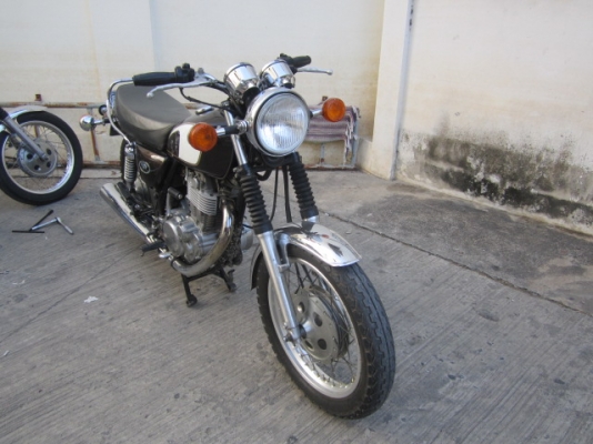 อีกคันครับ SR400 ปี 2000 ประกอบใหม่ครับ ราบละเอียดโทรเลย รถมีเยอะ(รับแลกเทริน์SR400ทุกแนวครับ หรือ รถรุ่นอื่นๆๆ)