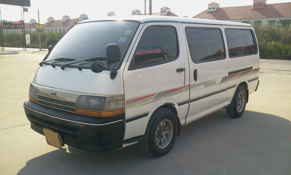 รถตู้สำหรับรับนักเรียน