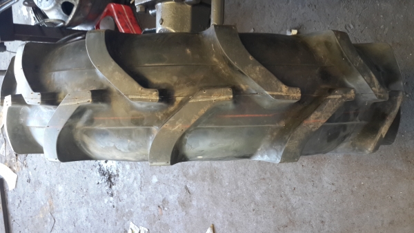 ** ราคา 2,500 บาทเท่านั้น ** ยางหน้ารถไถขอบ18 ขนาด 8-18 ลายก้าง ยี่ห้อ Deestone