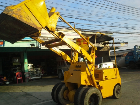 ขายรถตักkomatsu สภาพพร้อมใช้งาน 130,000