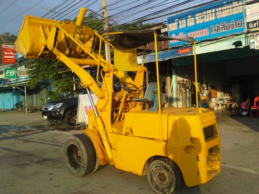 ขายรถตักkomatsu สภาพพร้อมใช้งาน 130,000