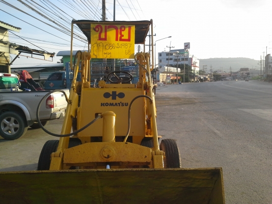 ขายรถตักkomatsu สภาพพร้อมใช้งาน 130,000