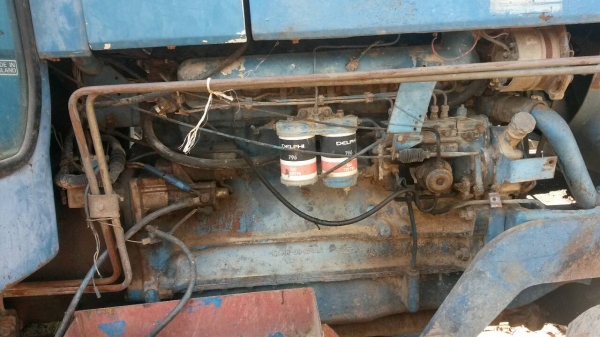 ขายรถไถ FORD 8210 2 เพลา เลขตัวรถ BA25804 เครื่อง G802367 6 สูบ 115 แรงม้า ใบมีดดันหน้า ราคา 400000