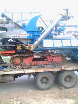 ขาย รถเกี่ยวข้าวไทยเจริญการช่าง