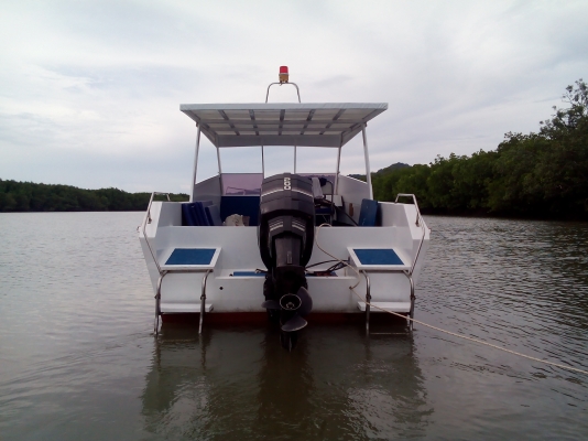 ขายเรือเร็วไฟเบอร์ขนาด23ฟุตเครื่อง200แรงเมคิวรี่ทะเบียนพร้อมโอนพร้อมเทนเลอร์