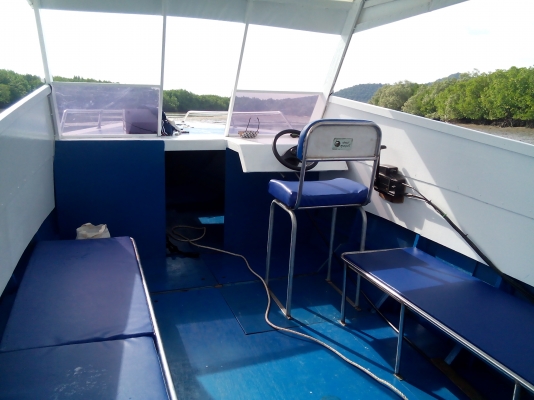 ขายเรือเร็วไฟเบอร์ขนาด23ฟุตเครื่อง200แรงเมคิวรี่ทะเบียนพร้อมโอนพร้อมเทนเลอร์