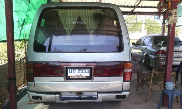 ขายนิสสันอูแวน พร้อมใช้งาน ราคาเบาๆ ครับ