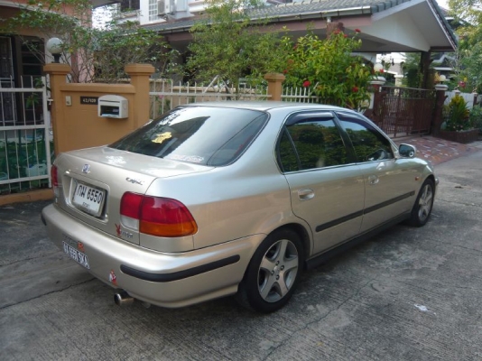 HONDA CIVIC 1.6 VTi-E รถสวยพร้อมใช้