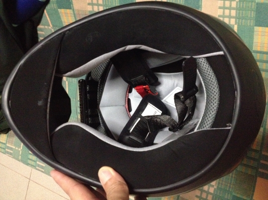 ขาย หมวกกันน๊อคสภาพแกะกล่อง ลดเหลือ 6000 บาทครับ