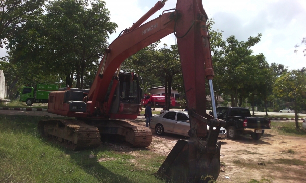 ขายด่วนรถแบคโฮHITACHiZX-1รถทํางานได้6400ชัวโมงสวยเดิม