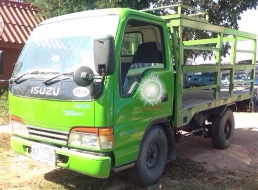 ISUZU ELF 74 HP รถบรรทุก 4 ล้อกลาง หัวเก๋งสวยภายในคอนโซลสวยครบ กระจกปรับไฟฟ้า กระบะเหล็กบรรทุกน้ำดื่มความยาว 3.20 เมตร ช่วงล่างคัชซีสวยเดิมๆไม่มีบวม เอกสารทะเบียนภาษีเต็มครบพร้อมชุดโอน ราคาต่อรองได้ครับ