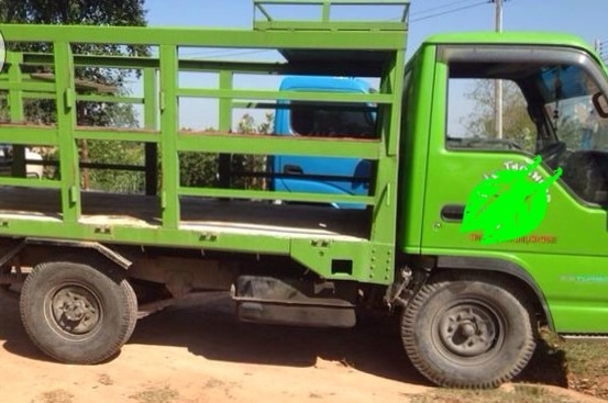 ISUZU ELF 74 HP รถบรรทุก 4 ล้อกลาง หัวเก๋งสวยภายในคอนโซลสวยครบ กระจกปรับไฟฟ้า กระบะเหล็กบรรทุกน้ำดื่มความยาว 3.20 เมตร ช่วงล่างคัชซีสวยเดิมๆไม่มีบวม เอกสารทะเบียนภาษีเต็มครบพร้อมชุดโอน ราคาต่อรองได้ครับ