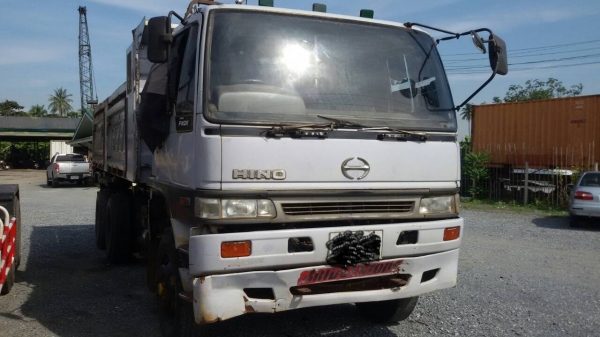 ISUZU-เดทก้า10ล้อดั้ม2เพลา270.เครื่องดำ.ปี48.ครัชซีสวยมากๆ.สภาพสวยพร้อมใช้.