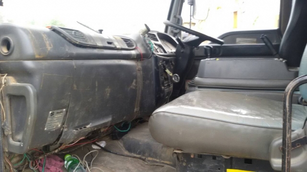 ISUZU-เดทก้า10ล้อดั้ม2เพลา270.เครื่องดำ.ปี48.ครัชซีสวยมากๆ.สภาพสวยพร้อมใช้.