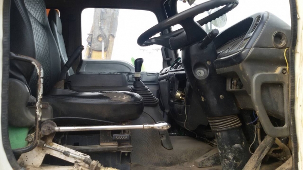 ISUZU-เดทก้า10ล้อดั้ม2เพลา270.เครื่องดำ.ปี48.ครัชซีสวยมากๆ.สภาพสวยพร้อมใช้.