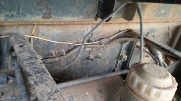 ISUZU-เดทก้า10ล้อดั้ม2เพลา270.เครื่องดำ.ปี48.ครัชซีสวยมากๆ.สภาพสวยพร้อมใช้.