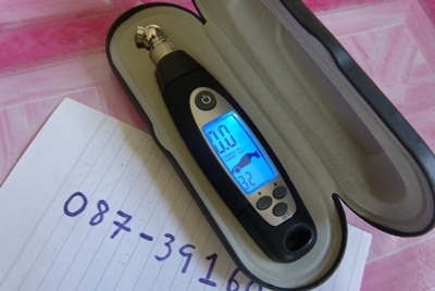 ที่วัดลมยาง สามารถตั้งโปรแกรมได้ในตัว พร้อมไฟส่อง LED ในตัวครับๆ 2500 บาท.-    ส่งฟรี