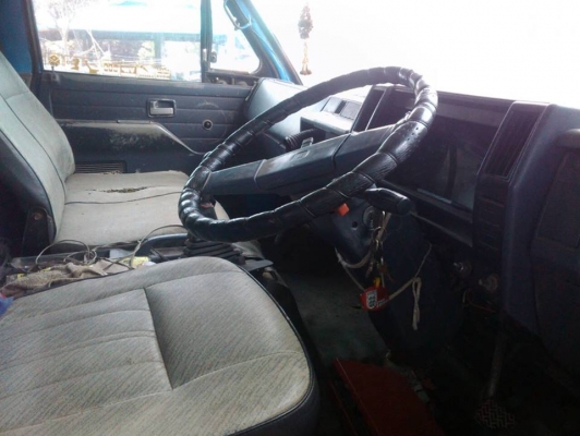 **450,000 บ.ต่อรอง**ขาย6ล้อ115 ยอดนิยม ISUZU NPR115 NPR59LU5M 4BD1-115HP แก้มเหลือง เกียร์สั้น ห้างแท้ ปี35 เครื่องเดิมเกียร์เดิม 4BD1-115แรง ฝาดำ เครื่องดี แน่น แรง ไม่เยิ้ม เกียร์สั้นเข้างายไม่หลุด ช่วงล่างเดิม 6น็อตหน้า-หลัง คัสซีสวยเดิมๆ ไม่ปะไม่ดาม ไ