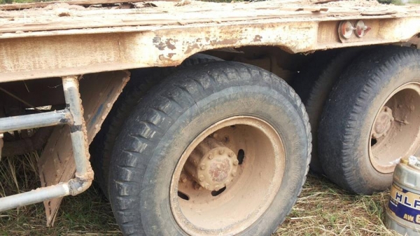 ขายเทรลเลอร์10ล้อหน้ายาว 165 6BD1 ช่วงล่างร็อคใหญ่ แชชซีสวยเครื่องดี ทะเบียนเต็มปี58 สภาพพร้อมใช้งาน หางปลาแบ็คโค