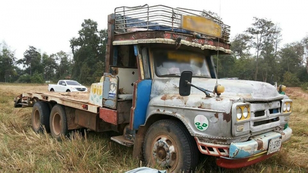 ขายเทรลเลอร์10ล้อหน้ายาว 165 6BD1 ช่วงล่างร็อคใหญ่ แชชซีสวยเครื่องดี ทะเบียนเต็มปี58 สภาพพร้อมใช้งาน หางปลาแบ็คโค