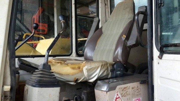 ขายรถขุดแบ็คโค komatsu100-5ไฟฟ้าเต็มเอกสารอินวอยซ์ ช่วงล่างดี โซ่เต็ม บูมอาร์มสวย สภาพพร้อมใช้งาน แอร์เย็น สภาพพร้อมลุยงาน ขายรถขุดแบ็คโค komatsu100-5ไฟฟ้าเต็มเอกสารอินวอยซ์ ช่วงล่างดี โซ่เต็ม บูมอาร์มสวย สภาพพร้อมใช้งาน แอร์เย็น สภาพพร้อมลุยงาน