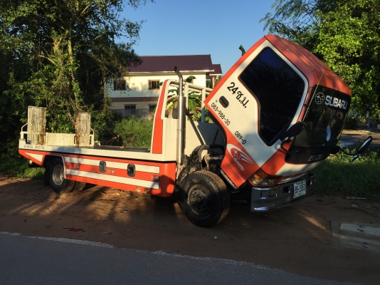 ขายรถสไลด์ IZUSU.   NPR66P. สภาพพร้อมใช้งานครับ เล่มทะเบียนพร้อมโอน