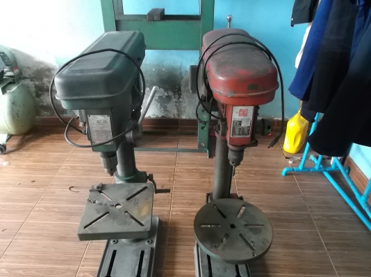 สว่านแท่น ตัวละ 5000 เอาสองตัว9000สภาพใหม่